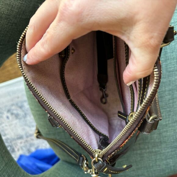 Dooney & Bourke Vintage Crocodile crossbody handle bag.  Dark brown - GUC. - Picture 10 of 13